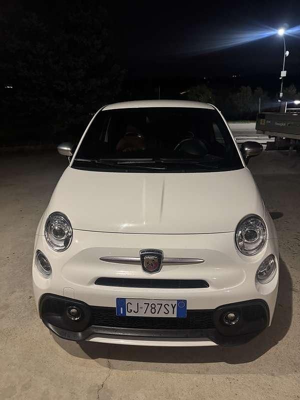 Usata Abarth 595 Turismo 165 CV (121 kW) 2022 Bianco Utilitaria