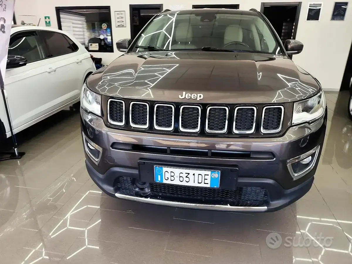 Usata Jeep Compass Limited 120 CV (88 kW) 2018 Grigio SUV