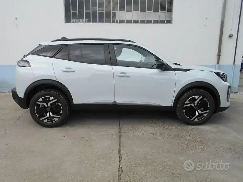 Nuova Peugeot 2008 Allure 100 CV (73 kW) 2025 Bianco SUV