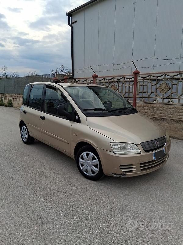 Usata Fiat Multipla Emotion 120 CV (88 kW) 2008 Oro Monovolume