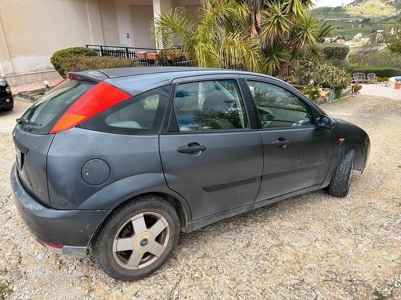 Usata Ford Focus 2004 Grigio Berlina