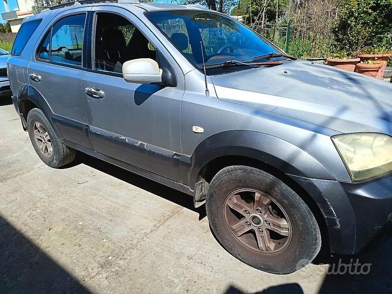 Usata Kia Sorento 140 CV (102 kW) 2002 Grigio SUV