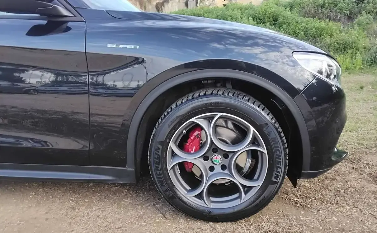 Usata Alfa Romeo Stelvio Business 190 CV (139 kW) 2021 Nero SUV