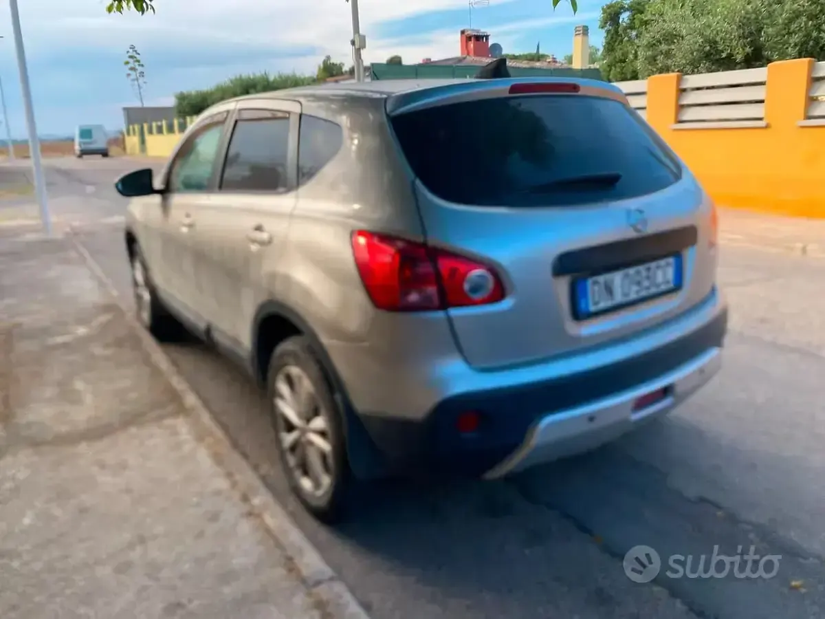 Usata Nissan Qashqai 106 CV (77 kW) 2008 Grigio SUV