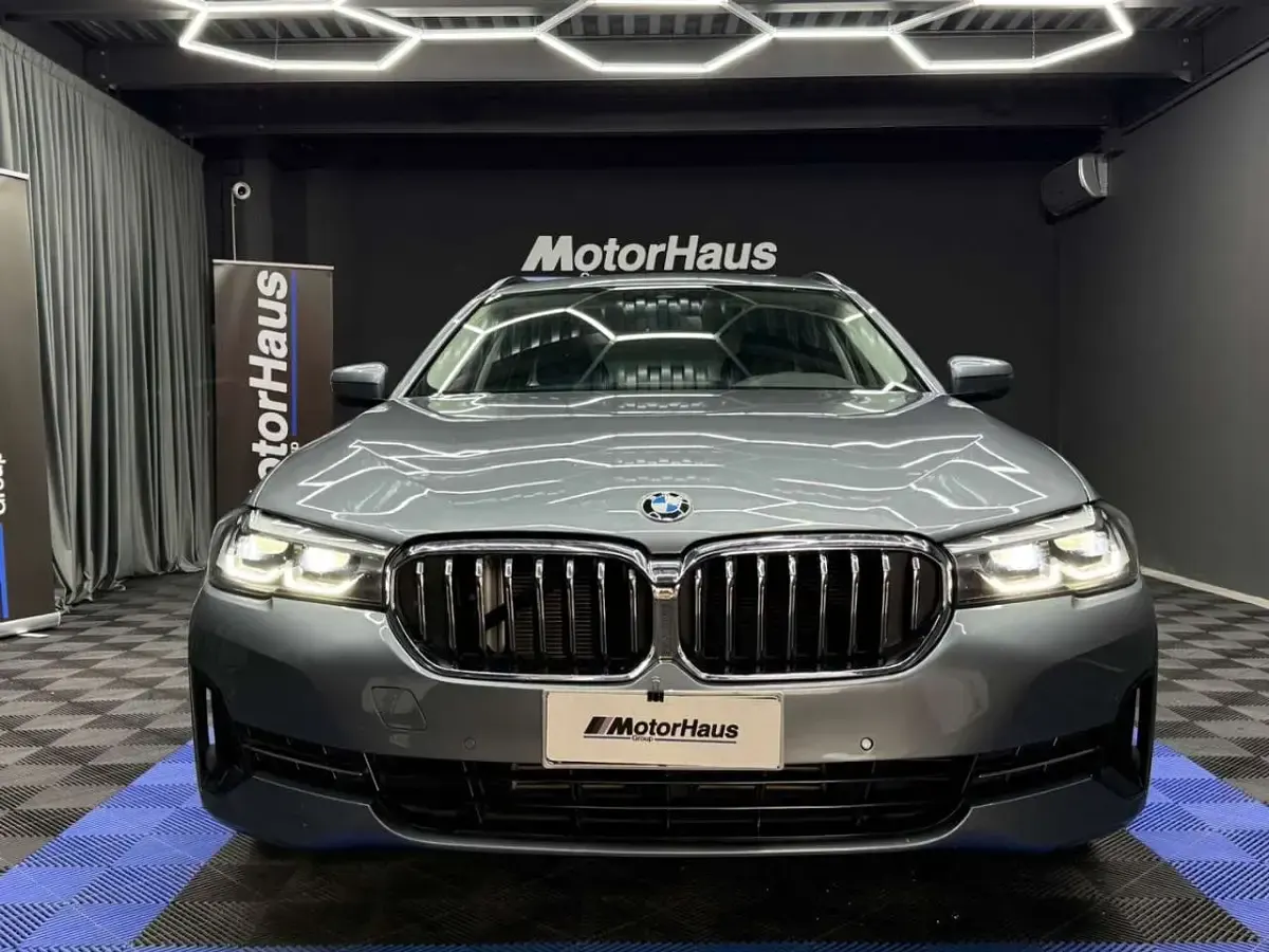 Usata BMW 518 150 CV (110 kW) 2021 Grigio Station wagon