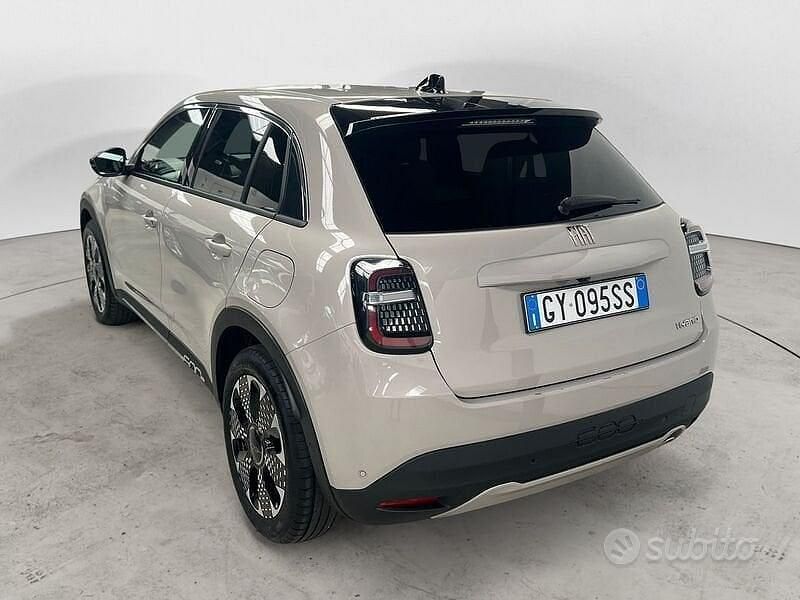 Usata Fiat 600 La Prima 110 CV (80 kW) 2025 Beige SUV