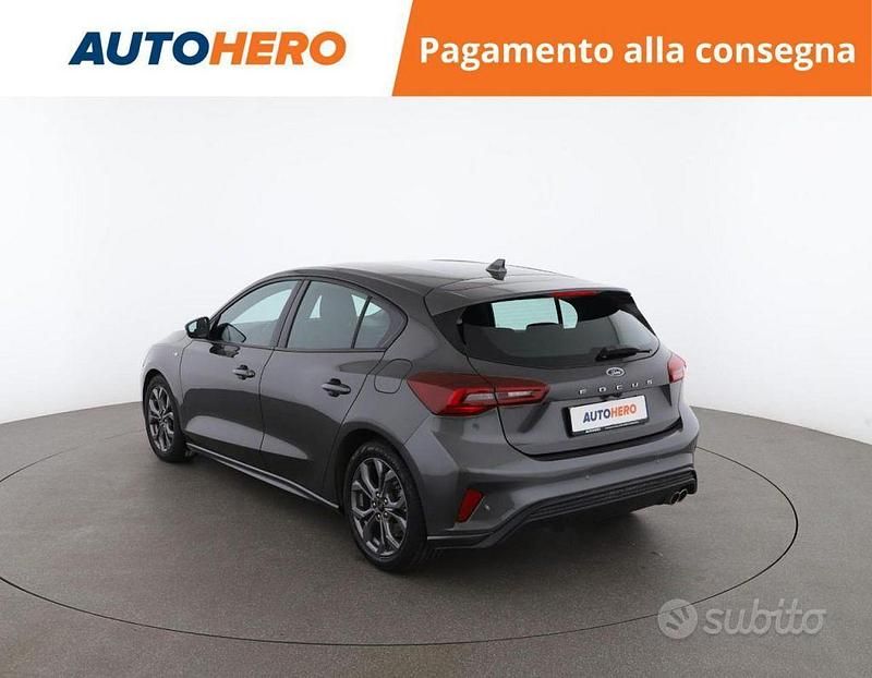 Usata Ford Focus ST-Line 120 CV (88 kW) 2022 Grigio Berlina