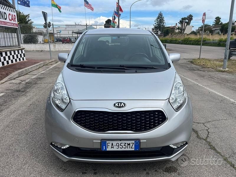 Usata Kia Venga 90 CV (66 kW) 2015 Grigio Utilitaria