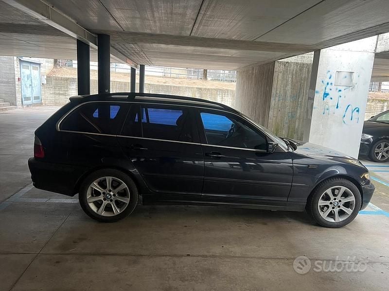 Usata BMW 330 204 CV (150 kW) 2003 Blu Station wagon