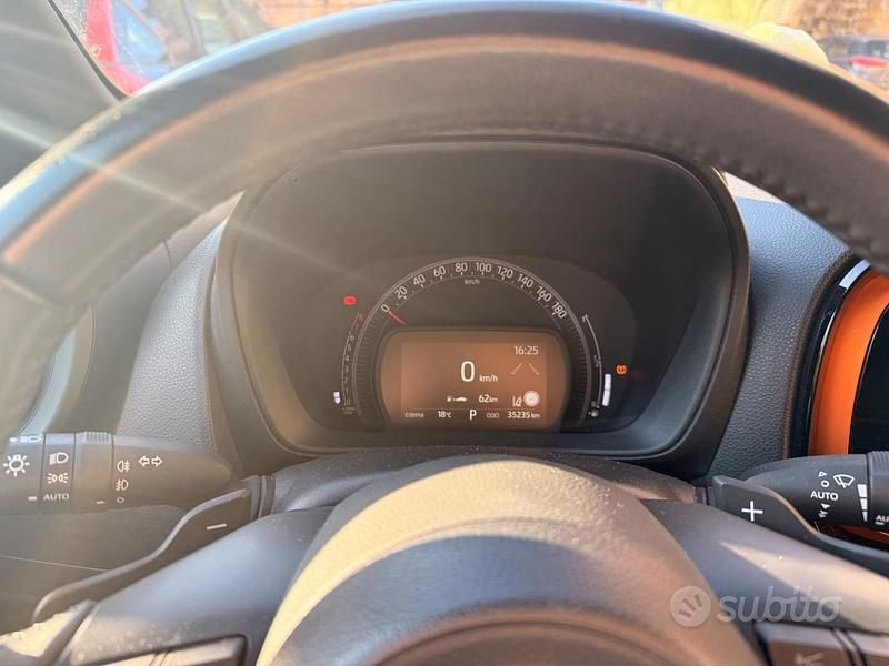 Usata Toyota Aygo X Limited 72 CV (52 kW) 2022 Verde SUV