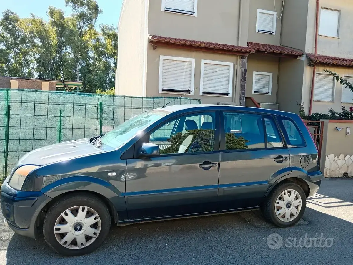 Usata Ford Fusion 68 CV (50 kW) 2008 Blu Monovolume