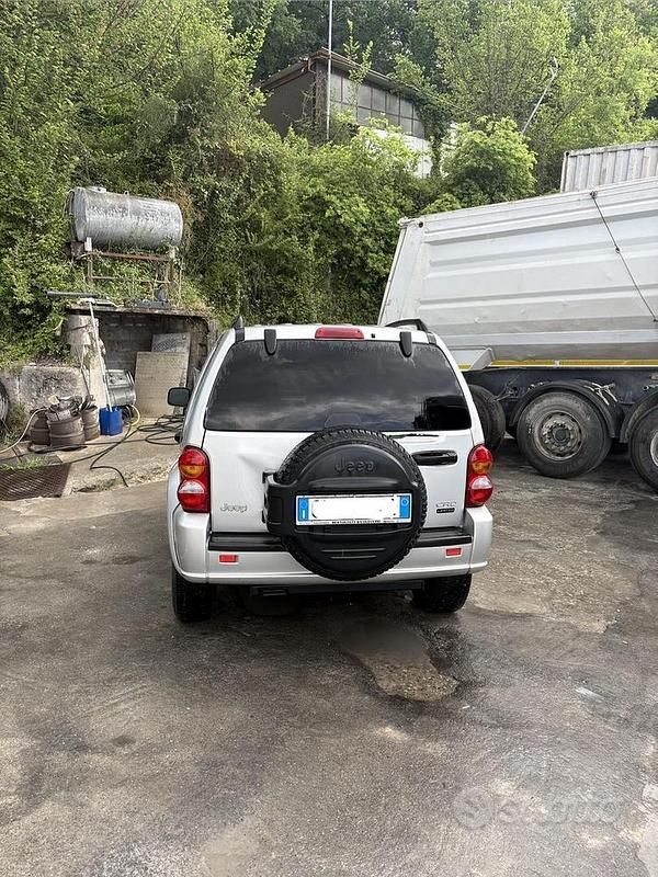 Usata Jeep Cherokee 2004 Grigio SUV