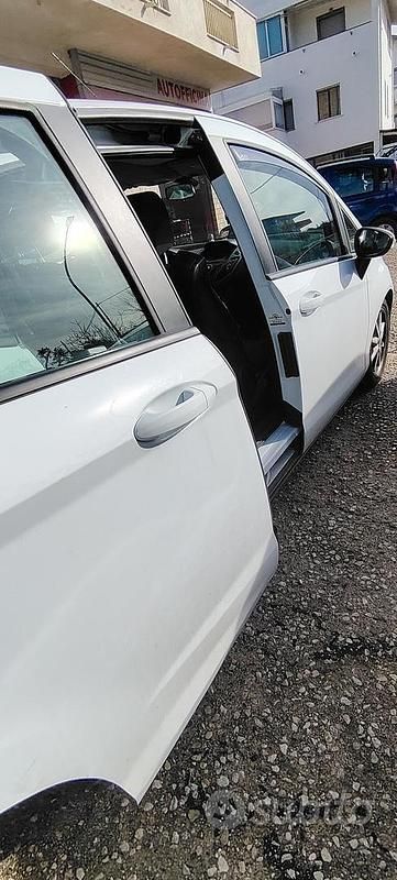 Usata Ford B-MAX Titanium 95 CV (69 kW) 2013 Bianco Monovolume