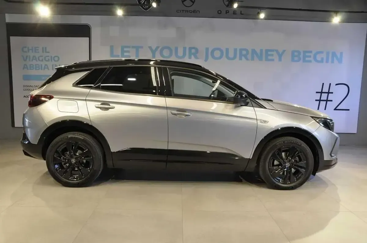 Usata Opel Grandland X 131 CV (96 kW) 2022 Grigio SUV