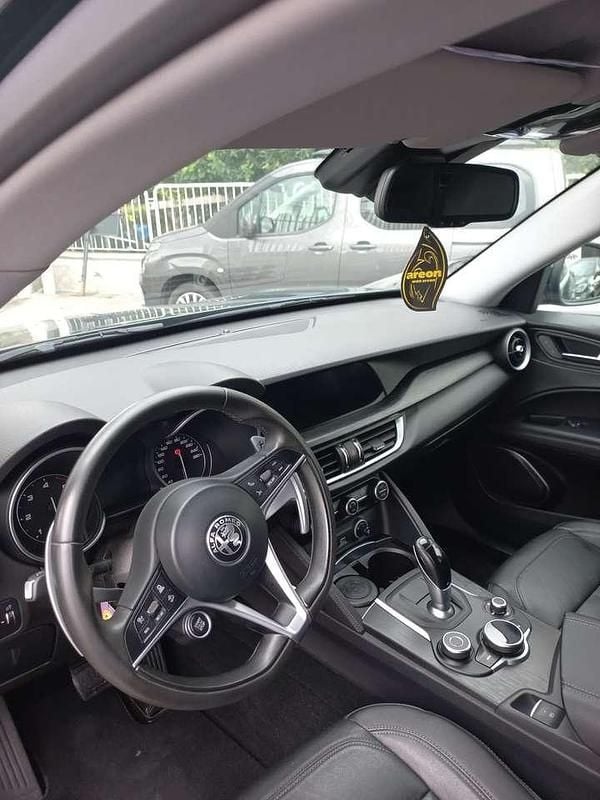 Usata Alfa Romeo Stelvio Executive 209 CV (153 kW) 2019 Verde SUV