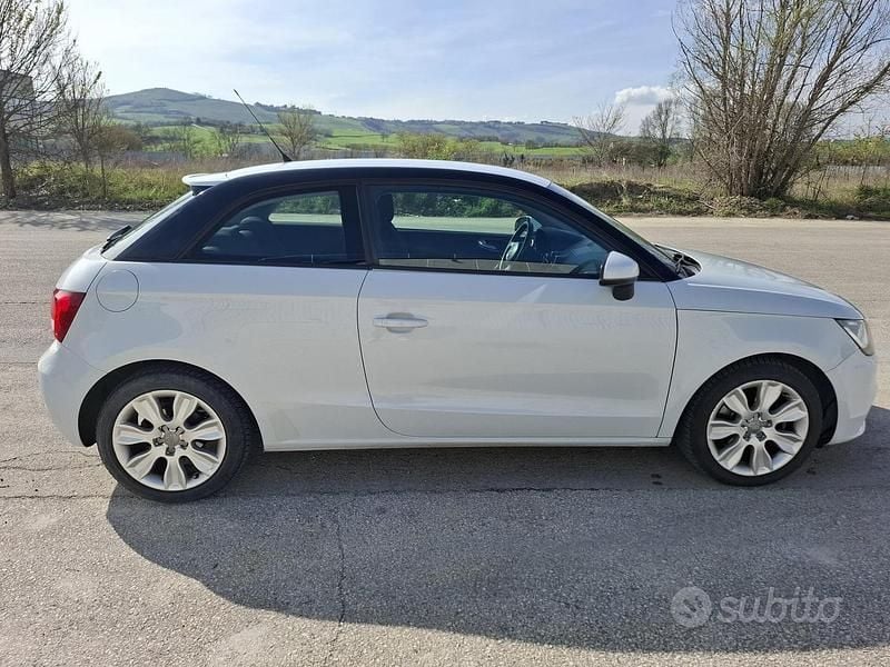 Usata Audi A1 Ambition 105 CV (77 kW) 2012 Bianco Utilitaria