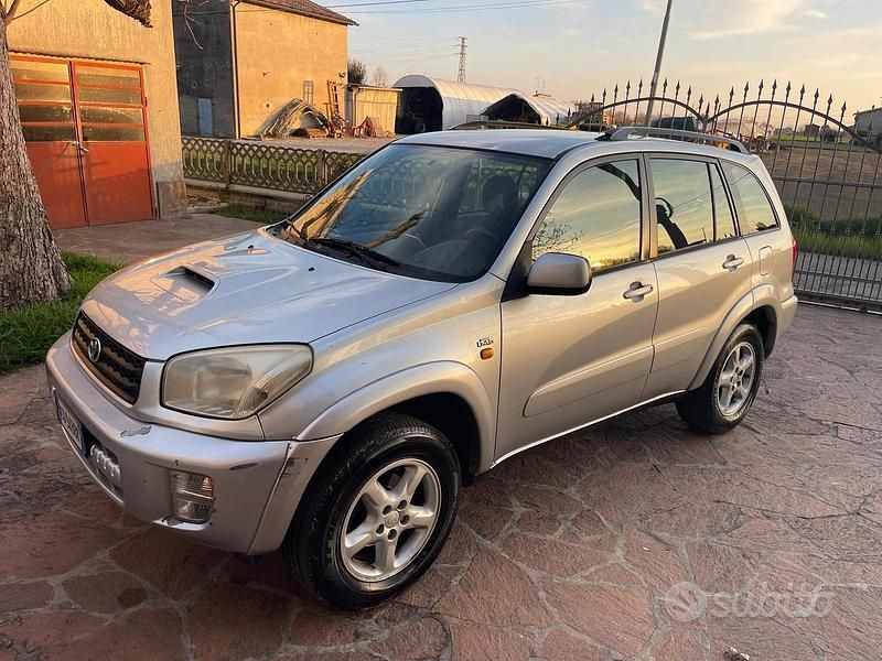 Usata Toyota RAV4 2002 Grigio SUV