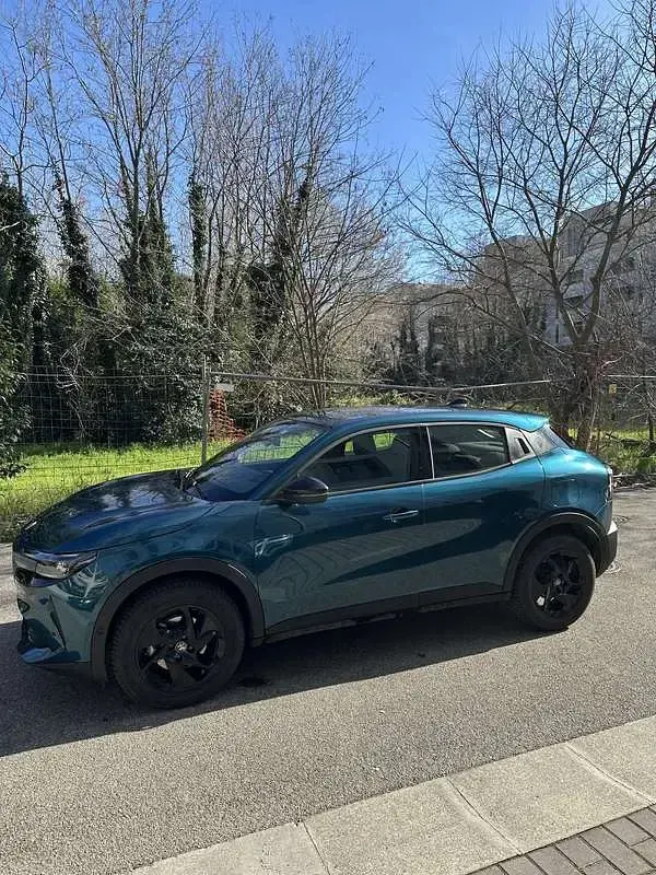 Usata Alfa Romeo GT Junior 136 CV (100 kW) 2025 Blu/azzurro SUV