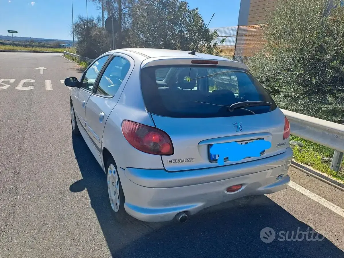 Usata Peugeot 206 68 CV (50 kW) 2008 Grigio Berlina