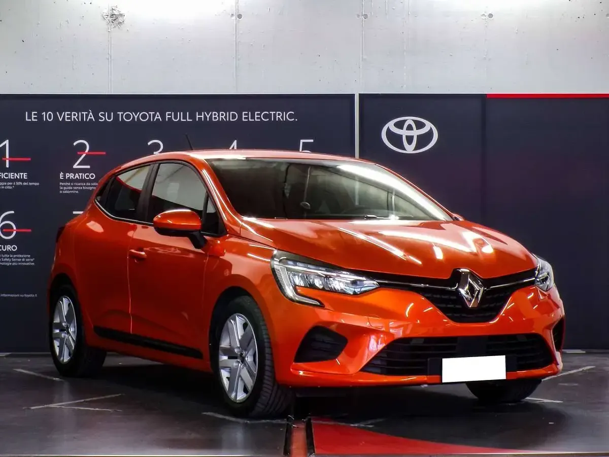 Usata Renault Clio V Zen 91 CV (66 kW) 2022 Orange valencia Berlina