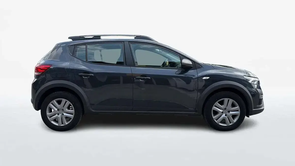 Usata Dacia Sandero Expression 101 CV (74 kW) 2023 Grigio Berlina