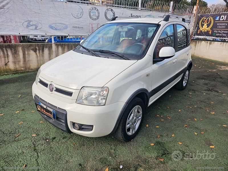 Usata Fiat Panda Climbing 59 CV (43 kW) 2010 Berlina