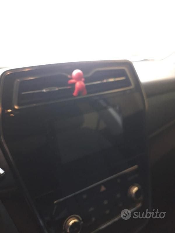 Usata Ssangyong (KGM) Tivoli 128 CV (94 kW) 2022 Rosso SUV