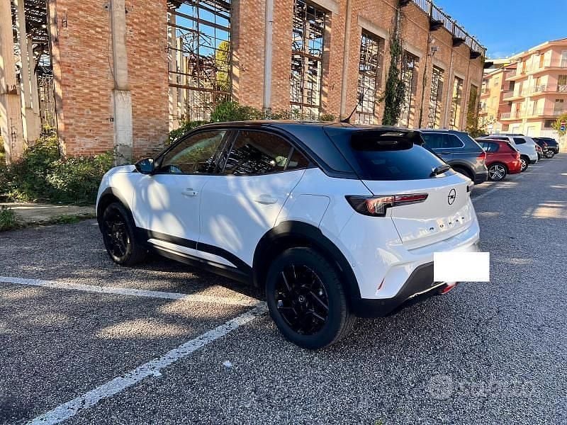 Usata Opel Mokka 131 CV (96 kW) 2023 Bianco SUV