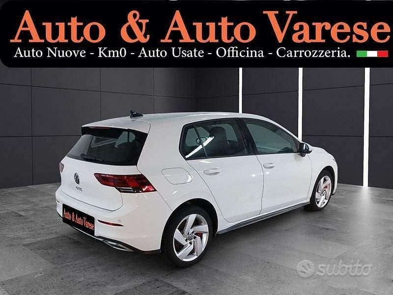 Begagnad VW Golf VIII GTE 245 HK (180 kW) 2021 Vit Sedan