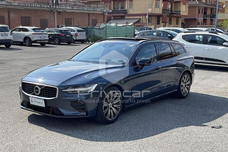 Usata Volvo V60 R-Design 200 CV (147 kW) 2019 Blu Station wagon