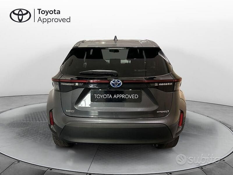 Usata Toyota Yaris Cross Trend 116 CV (85 kW) 2023 Grigio SUV