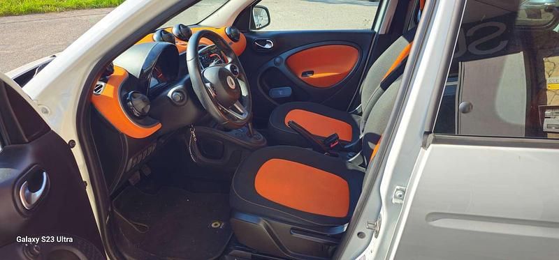 Bianco Usata 2019 Smart ForFour Superpassion Due volumi | 16.000 € (Cara) - Immagine 1/4