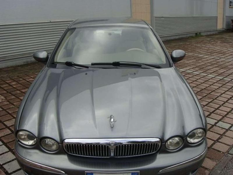 Usata Jaguar X-type Executive 131 CV (96 kW) 2004 Grigio Berlina