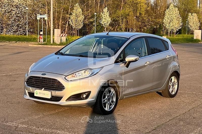 Usata Ford Fiesta Titanium 60 CV (44 kW) 2014 Gray Utilitaria