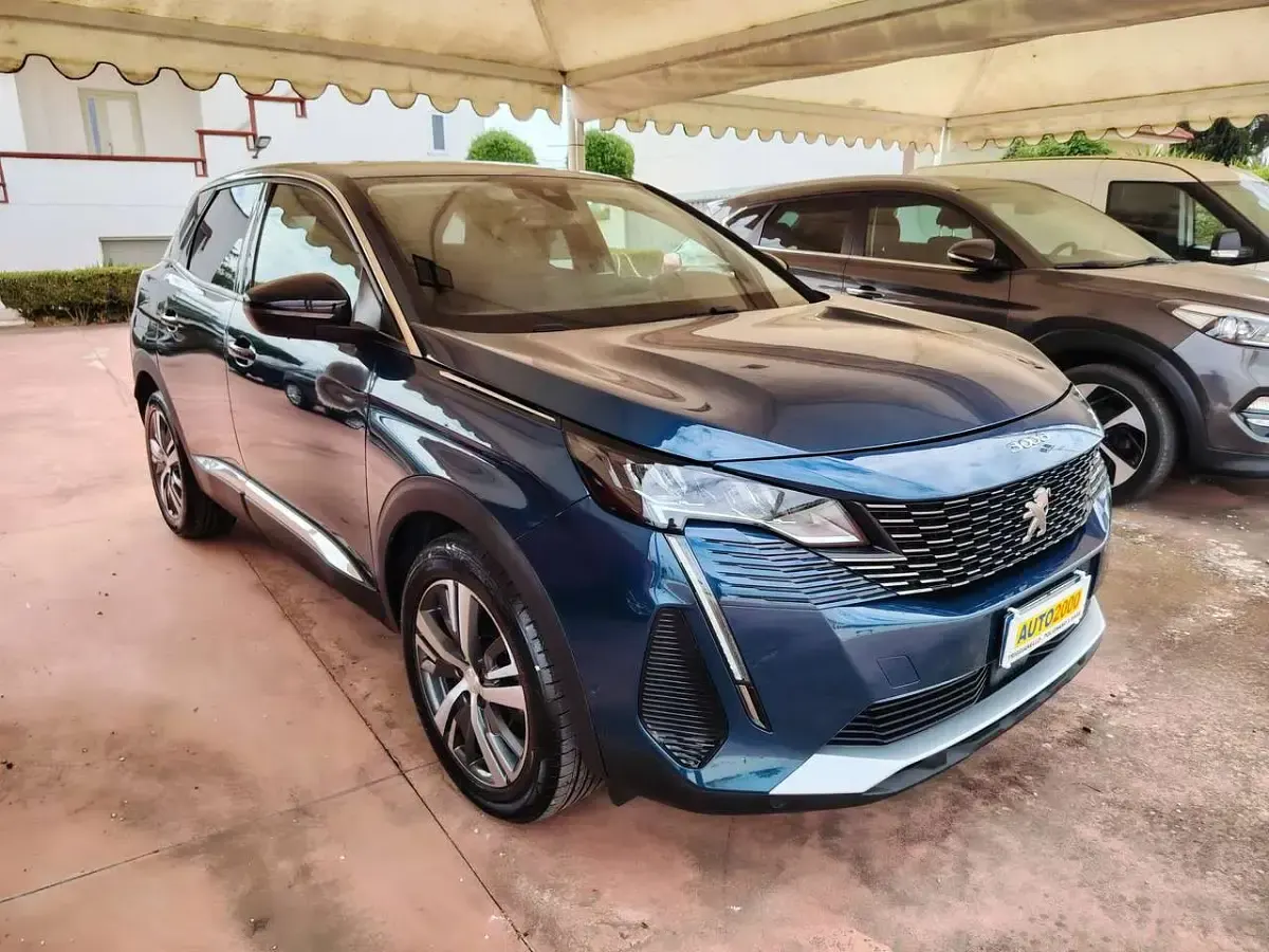 Usata Peugeot 3008 Allure 131 CV (96 kW) 2022 Blu/azzurro SUV