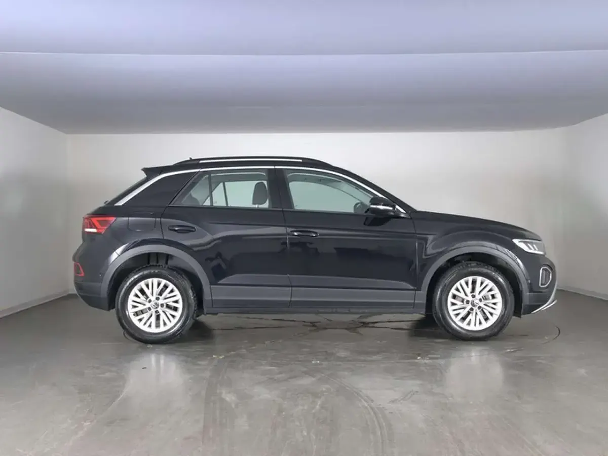 Usata VW T-Roc Life 116 CV (85 kW) 2025 Deep black perlato SUV