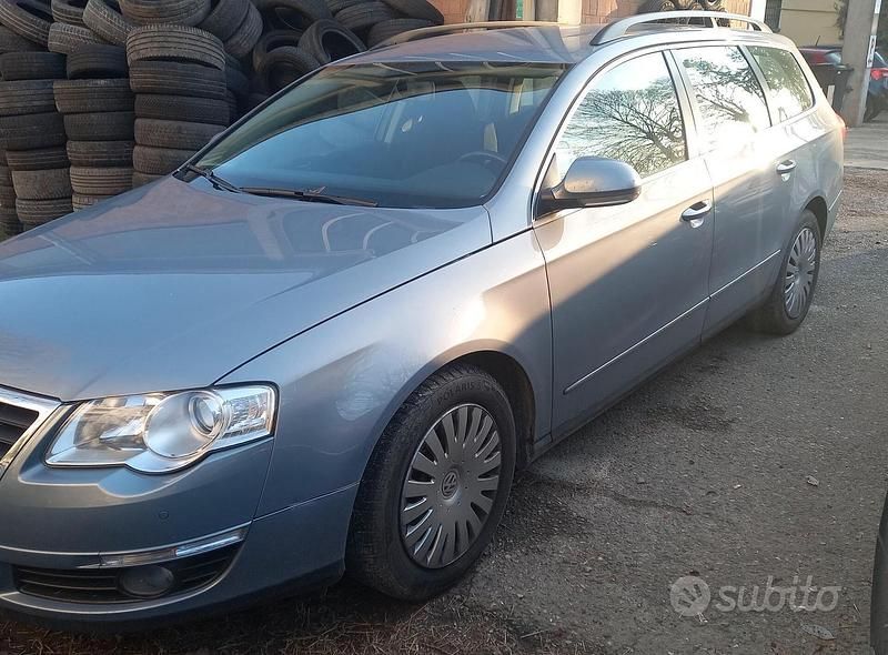 Usata VW Passat Trendline 110 CV (80 kW) 2008 Blu Station wagon