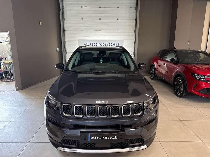 Grigio scuro metal Usata 2022 Jeep Compass Limited SUV | 22.700 € (Buon prezzo) - Immagine 1/4