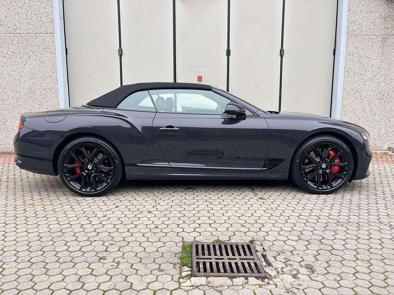 Usata Bentley Continental GT Convertible 551 CV (405 kW) 2023 Grigio Cabrio
