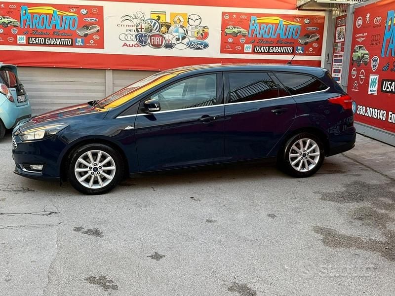 Usata Ford Focus 120 CV (88 kW) 2015 Blu Station wagon