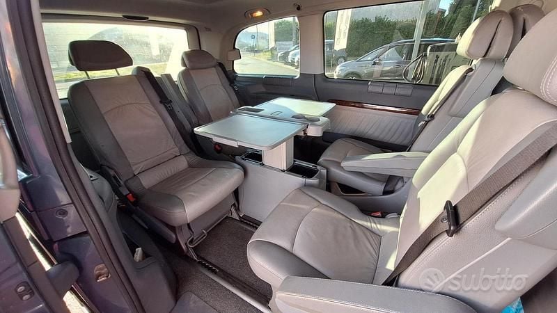 Usata Mercedes Viano 2009 Blu Monovolume
