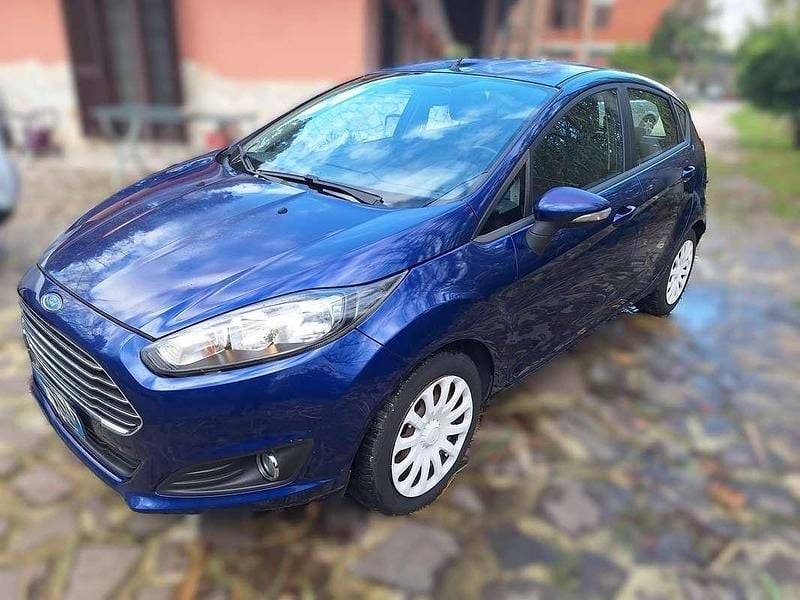 Blu/azzurro Usata 2014 Ford Fiesta Berlina | 3500 € (Ottimo prezzo) - Immagine 1/4