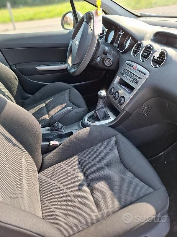 Usata Peugeot 308 Active 90 CV (66 kW) 2009 Bianco Berlina