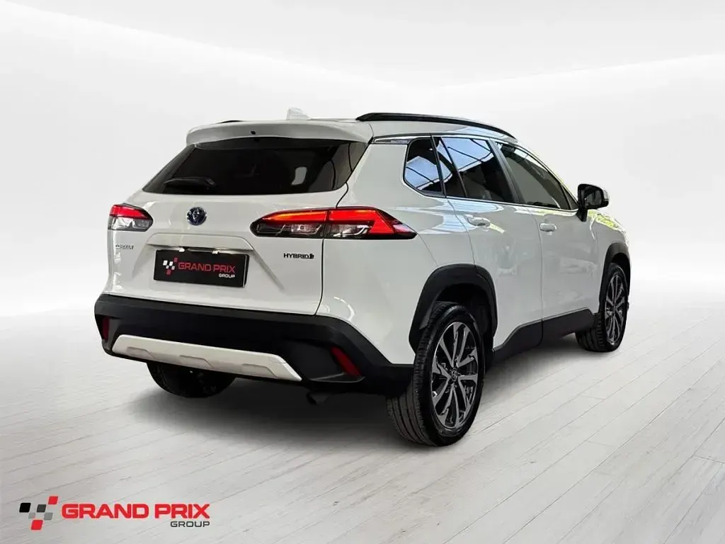 Usata Toyota Corolla Cross Lounge 152 CV (111 kW) 2023 Bianco SUV