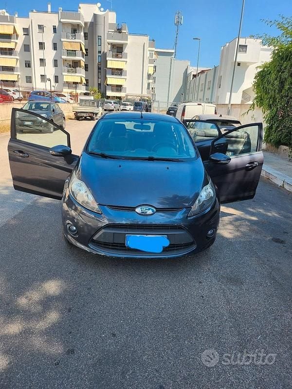 Second-hand Ford Fiesta 96 CP (70 kW) 2009 Gri Hatchback