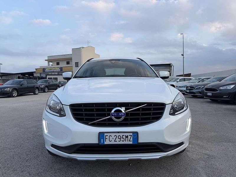 Usata Volvo XC60 Business Edition 150 CV (110 kW) 2016 Bianco SUV