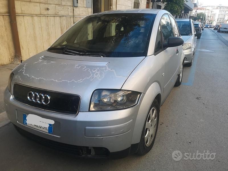 Grigio Usata 2001 Audi A2 Due volumi | 1799 € (Buon prezzo) - Immagine 1/2