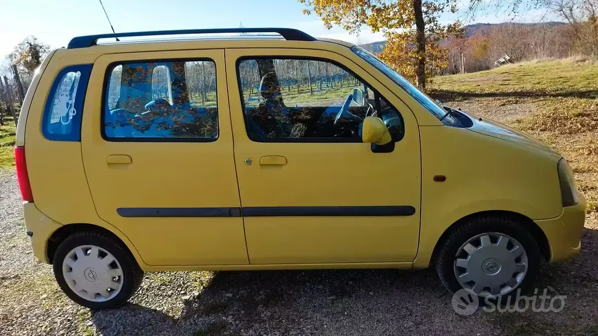 Usata Opel Agila Edition 80 CV (58 kW) 2005 Giallo Monovolume
