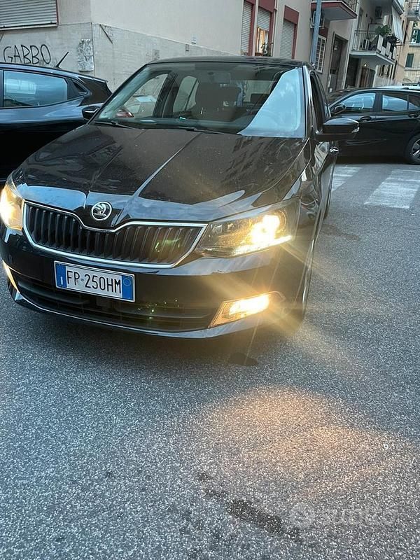 Nero Usata 2018 Skoda Fabia Due volumi | 7000 € (Super prezzo) - Immagine 1/4