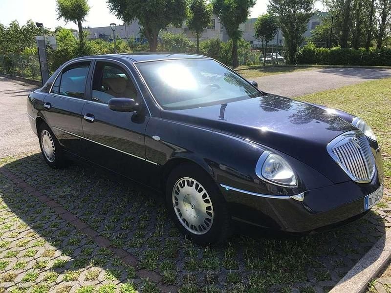 Blu/azzurro Usata 2006 Lancia Thesis Tre volumi | 7300 € (Molto cara) - Immagine 1/4